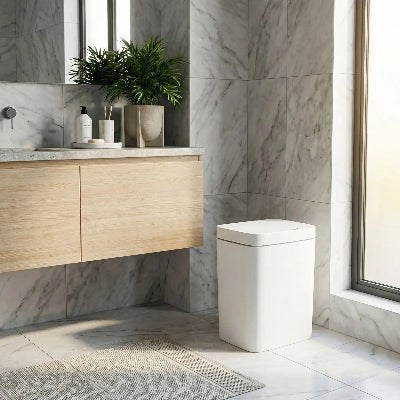 poubelle-wc-dans-salle-de-bain-moderne