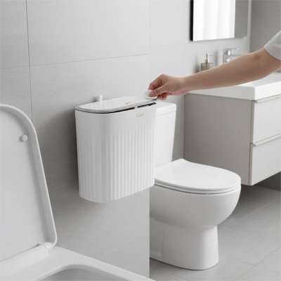 Poubelle wc de format étroit et élancé