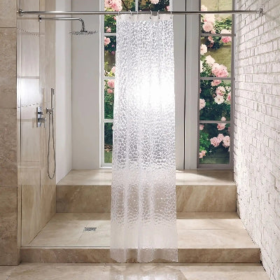 rideau de douche transparent épais devant une belle douche italienne