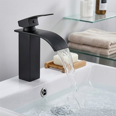 Robinet lavabo compatible avec les systèmes de plomberie conventionnels