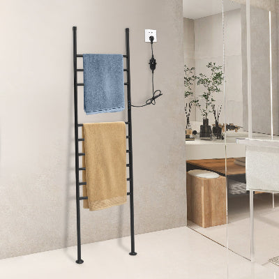 sèche serviette noir déposer contre le mur