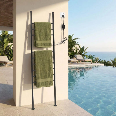sèche serviette noir déposer prêt de la piscine