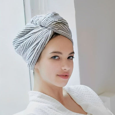 Serviette cheveux charbon de bambou une fibres techniques accélèrent l'absorption