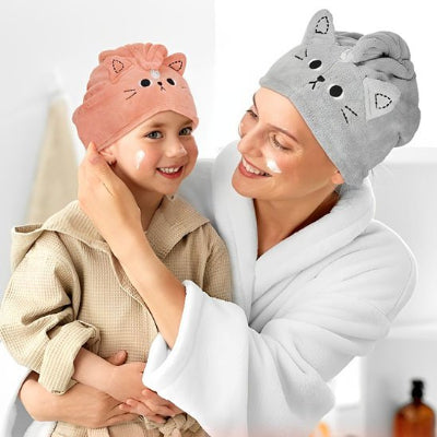 serviette cheveux teintes pastels incluant beige, gris et rose