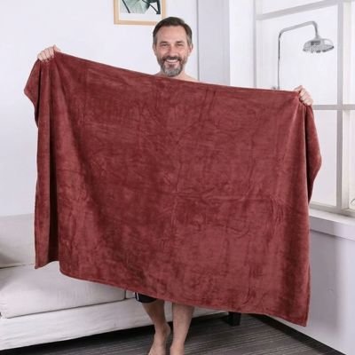 Serviette de bain permettant d'envelopper complètement le corps avec confort