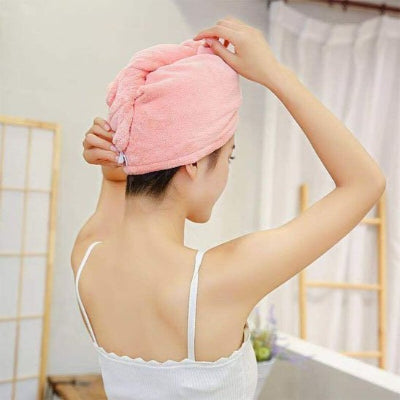 Serviette microfibre cheveux permettant de vaquer à ses occupations 