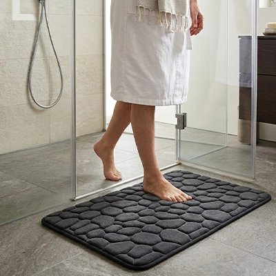 Tapis de bain antidérapant à mémoire de forme gris