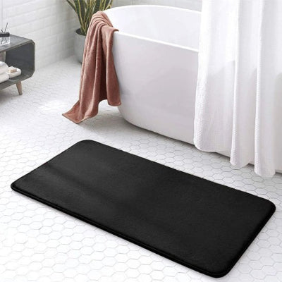 tapis-de-bain-noir-rectangulaire-allongé
