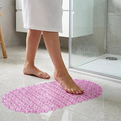 Tapis de salle de bain rose antidérapant avec drainage rapide